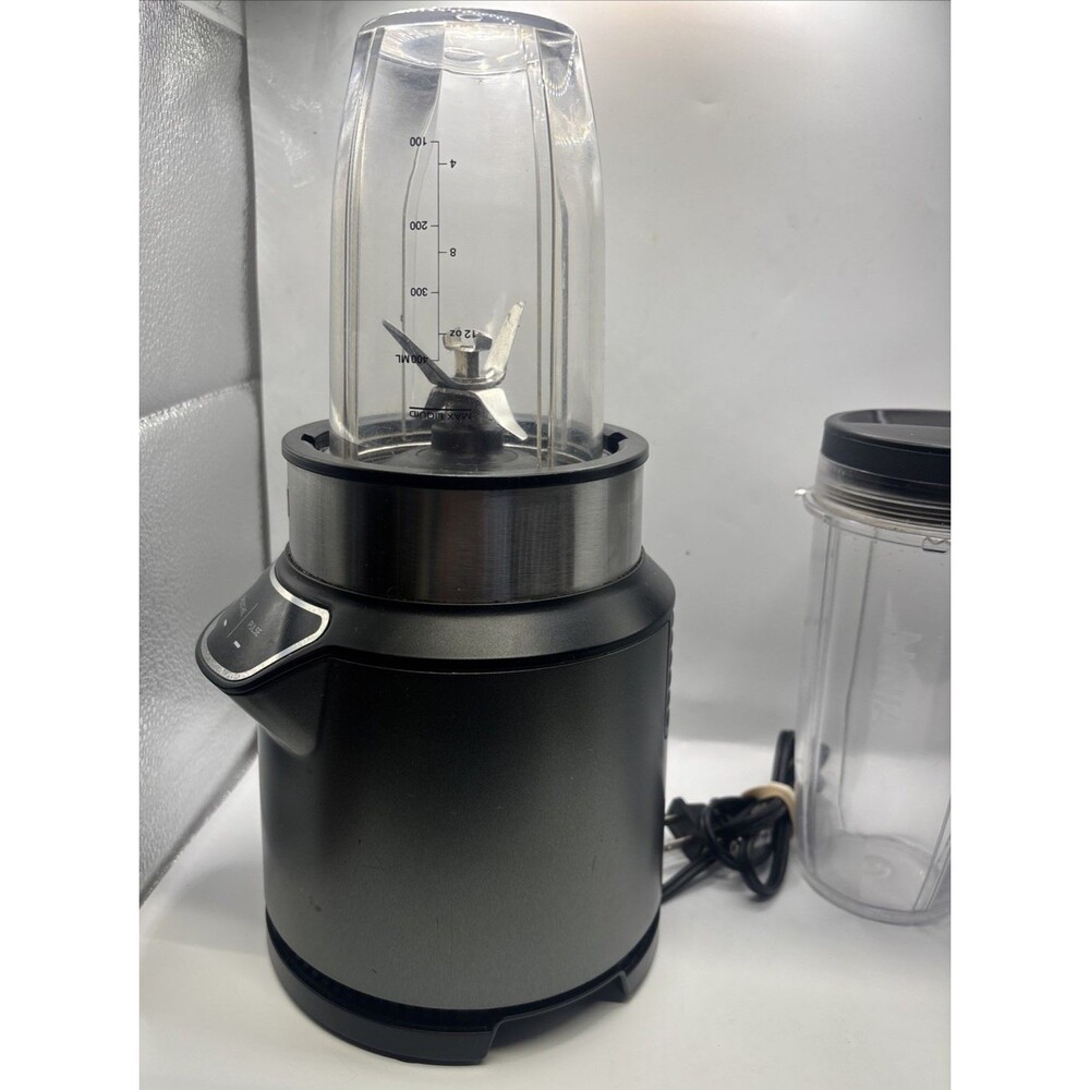 Ninja Nutri Blender Pro Auto IQ 1000 Watts BN400 & 2 Cups - Picture 7 of 16